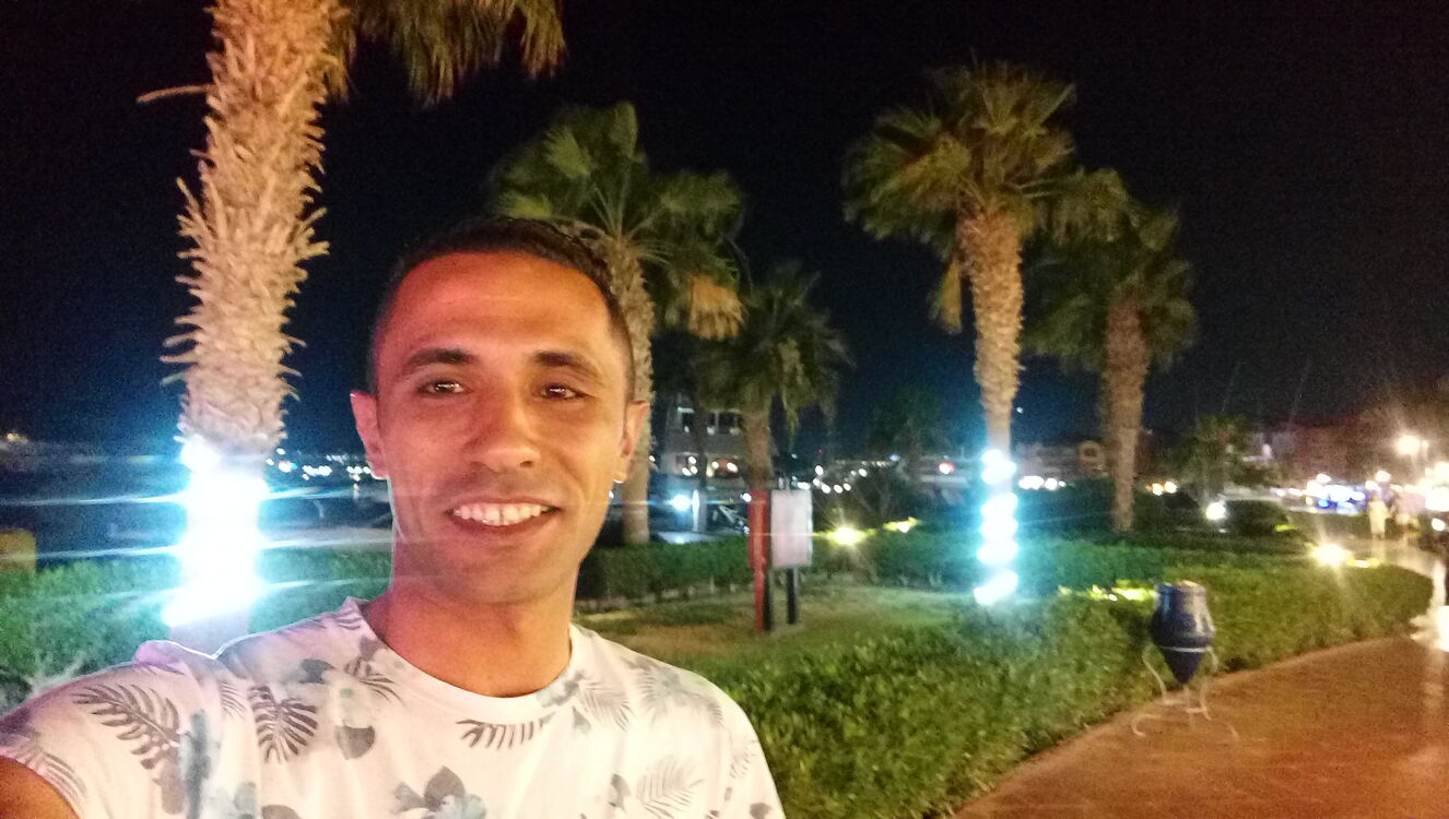  ,   Hussein, 35 ,   ,   , c , 