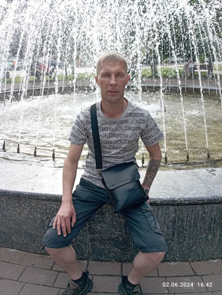  ,   Mikhail, 37 ,   ,   , c 