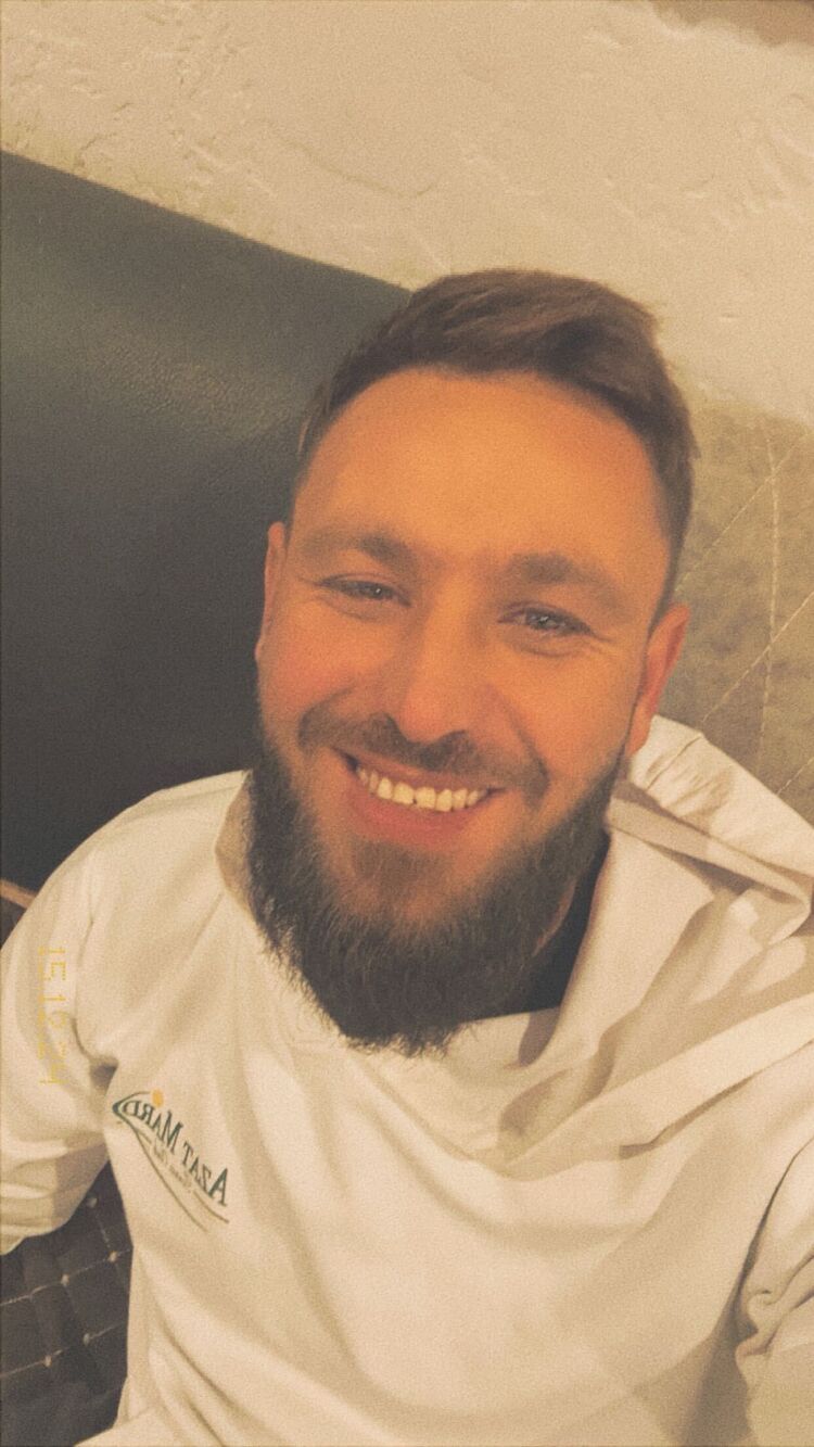  ,   Artur, 33 ,   ,   