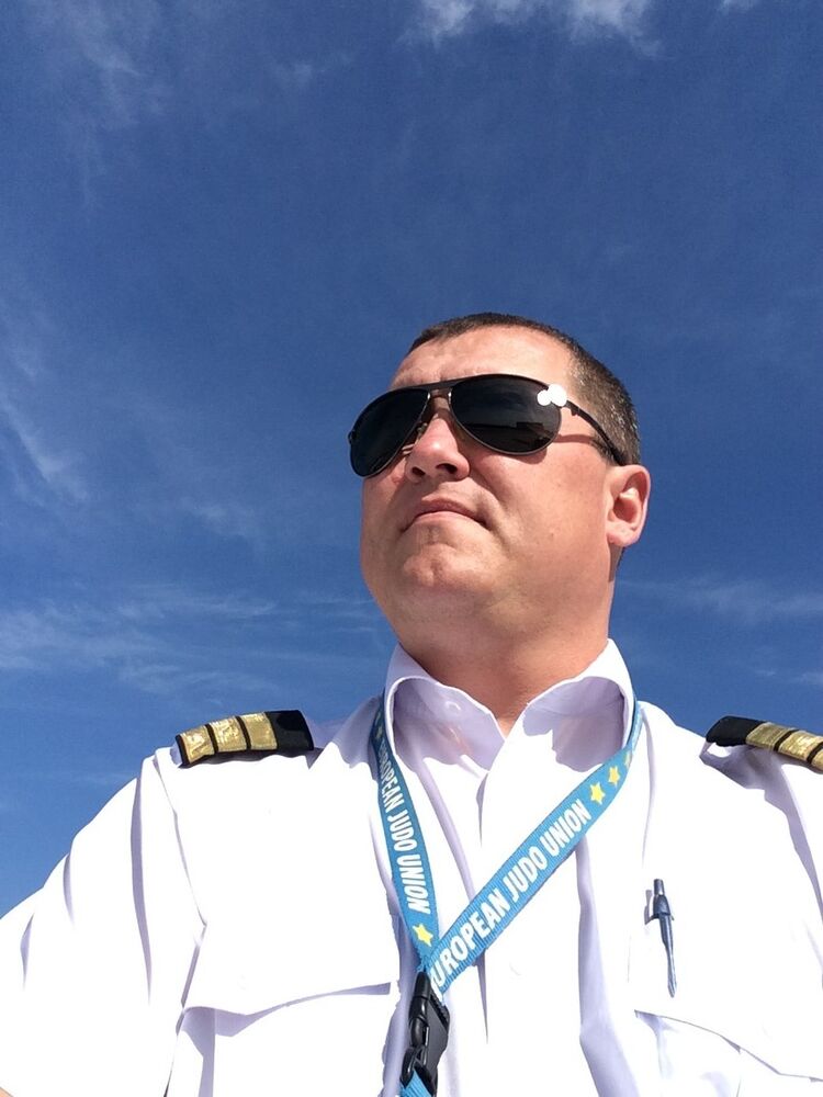  8074106  Roman, 27 ,    