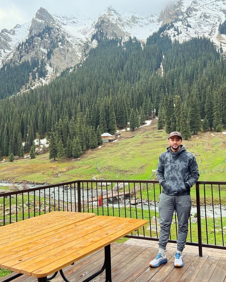  54526766  Umar, 31 ,    