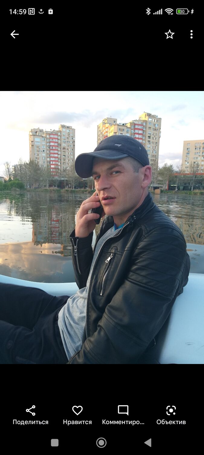 36807426  Alexander, 37 ,    