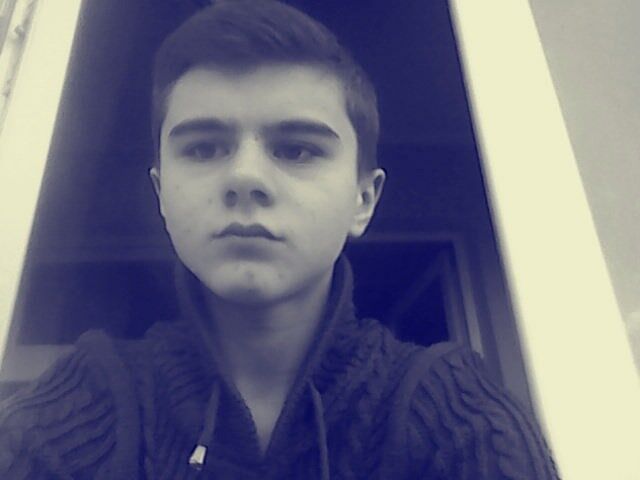  5902666  Anton, 28 ,    