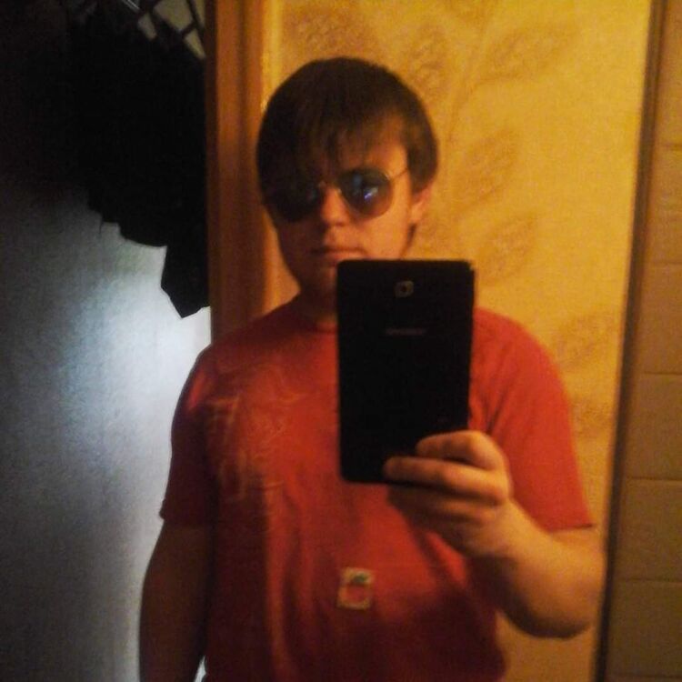  ,   Arturs, 33 ,   ,   , c , 