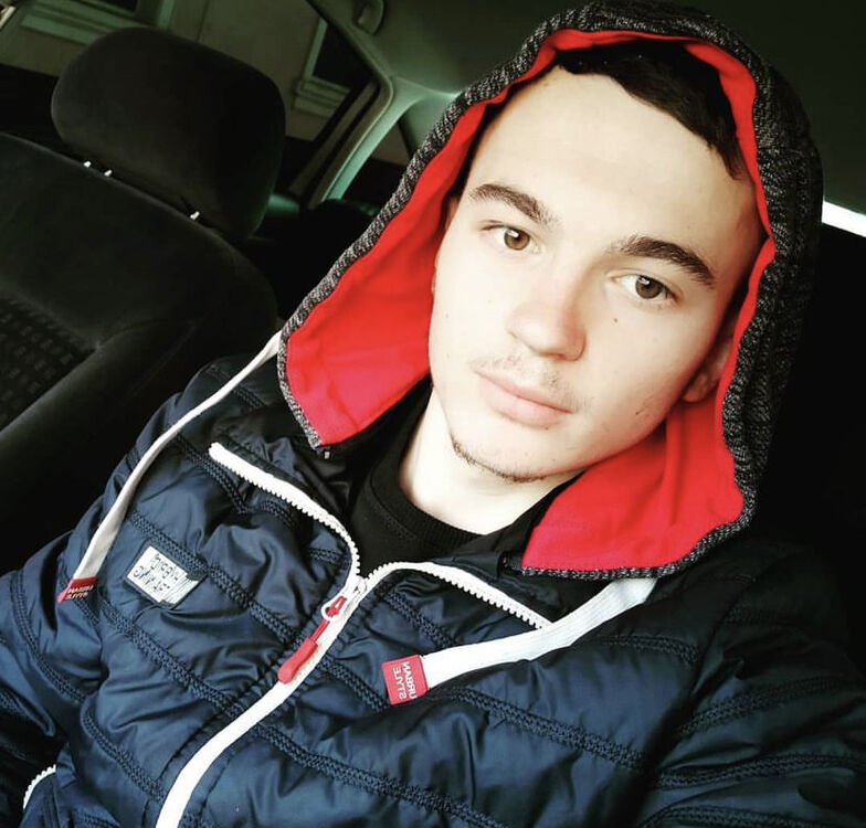  33379266  Vasyl, 26 ,    