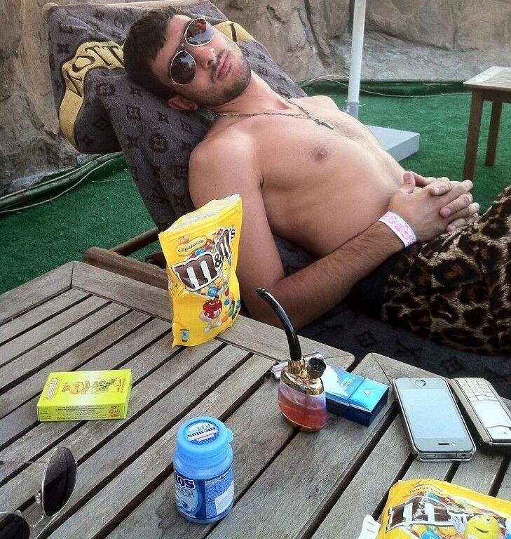  4311266  Artur, 36 ,    