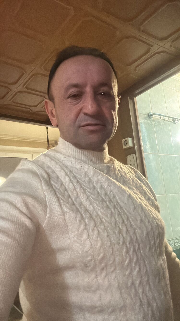  48913916  Veysel, 48 ,    