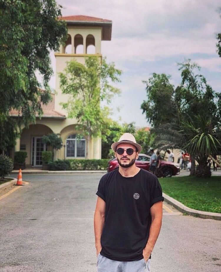  37755396  Vuqi, 28 ,    