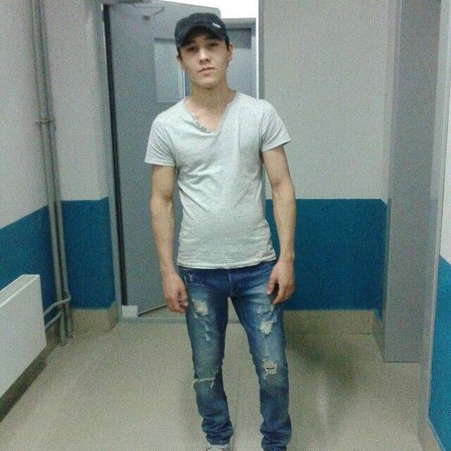  8080686  Ale, 32 ,    