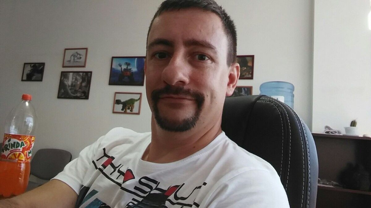  10342786  Alex, 41 ,    