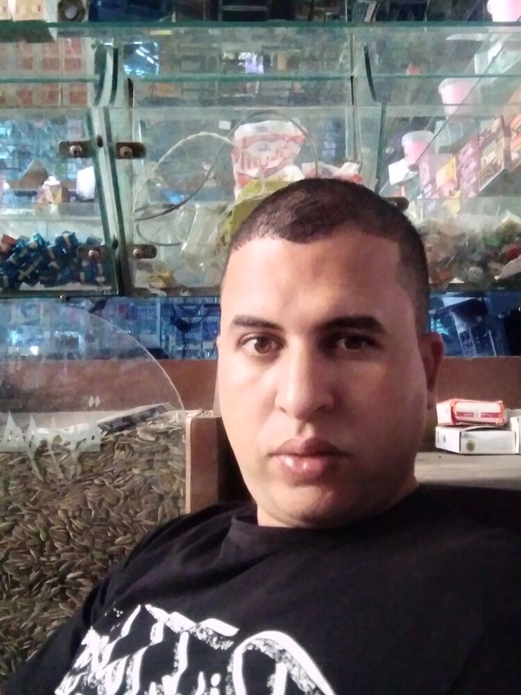  ,   Ali, 40 ,   ,   