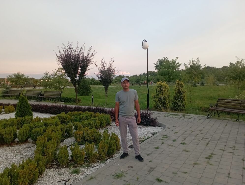  43256376  Davron, 35 ,    