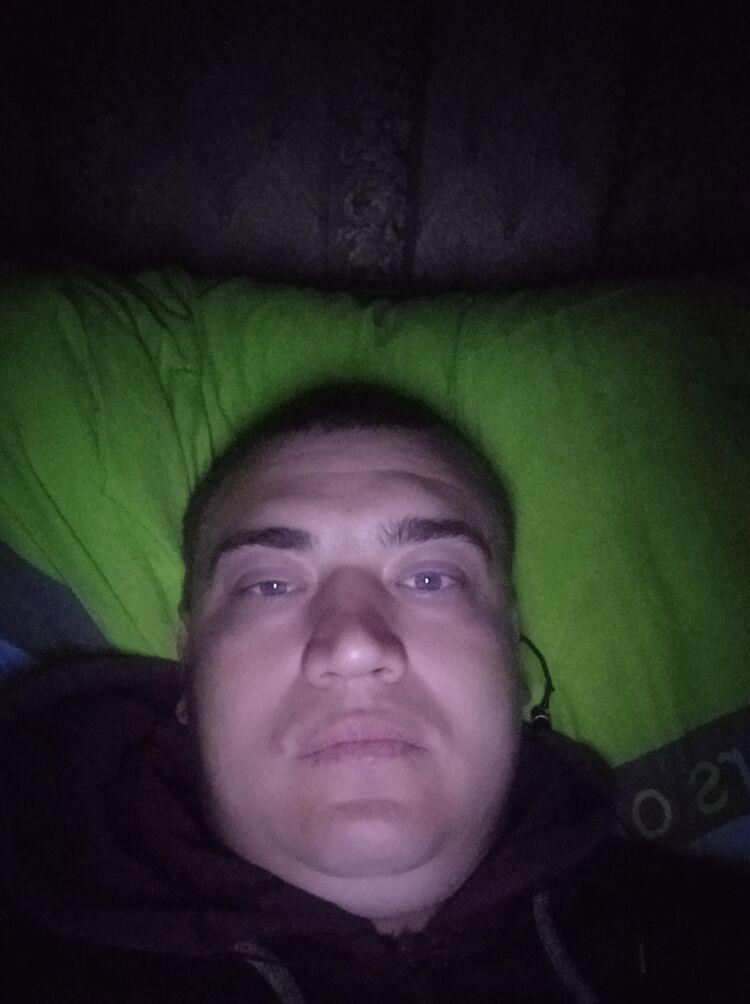  43758136  Artem, 32 ,    