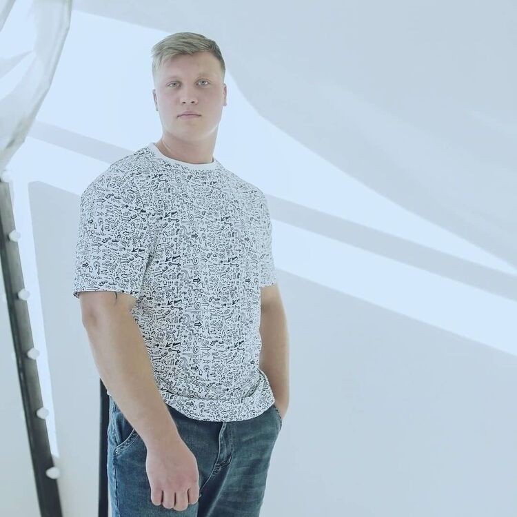  ,   Nikolas, 28 ,   ,   , c 