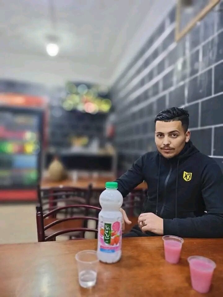  28540416  Amine Riyad, 27 ,    Tlemcen