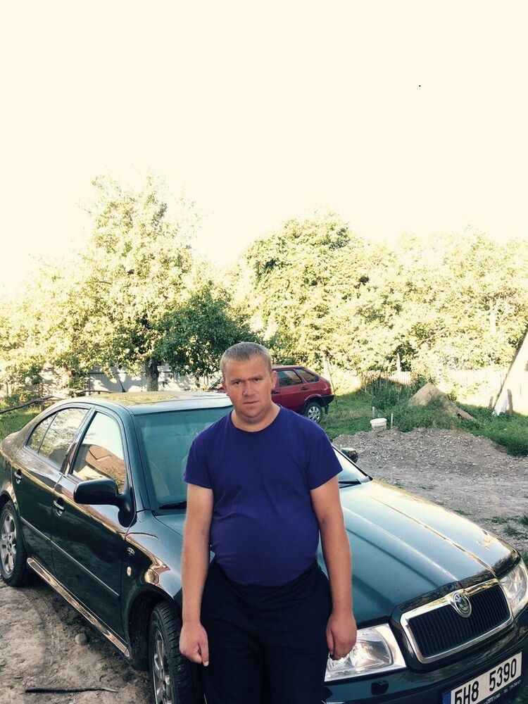 8047036  Igor, 43 ,    