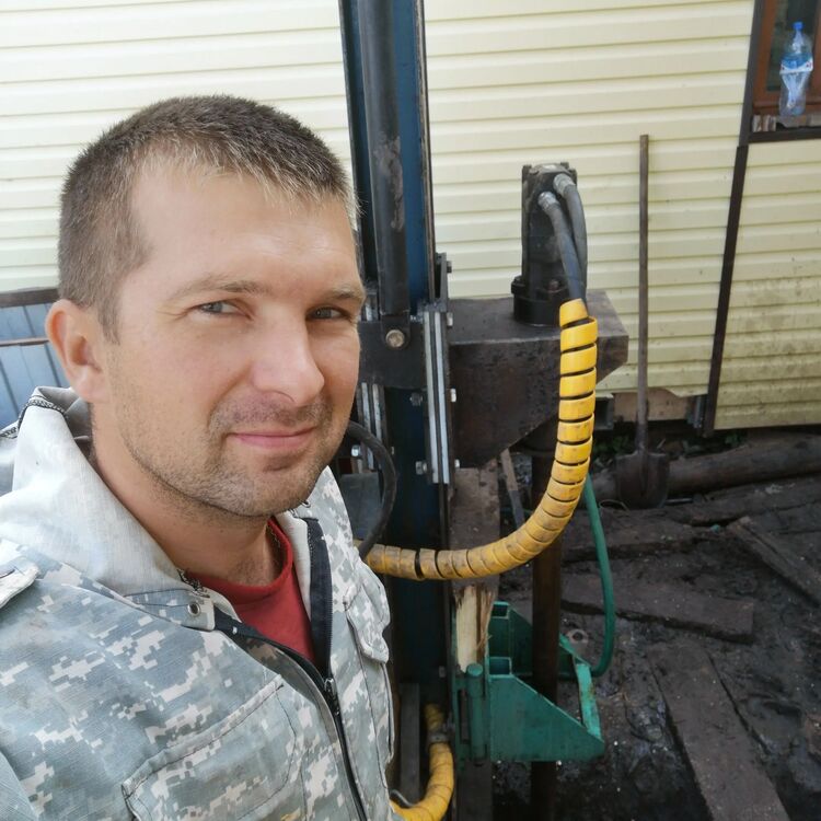  51798676  Men, 38 ,    