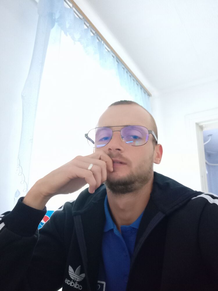  24754216  Sergio, 31 ,    Bohnice