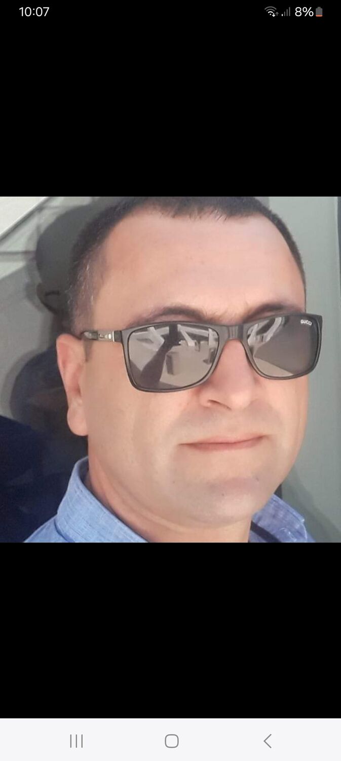  ,   Roland, 39 ,   ,   