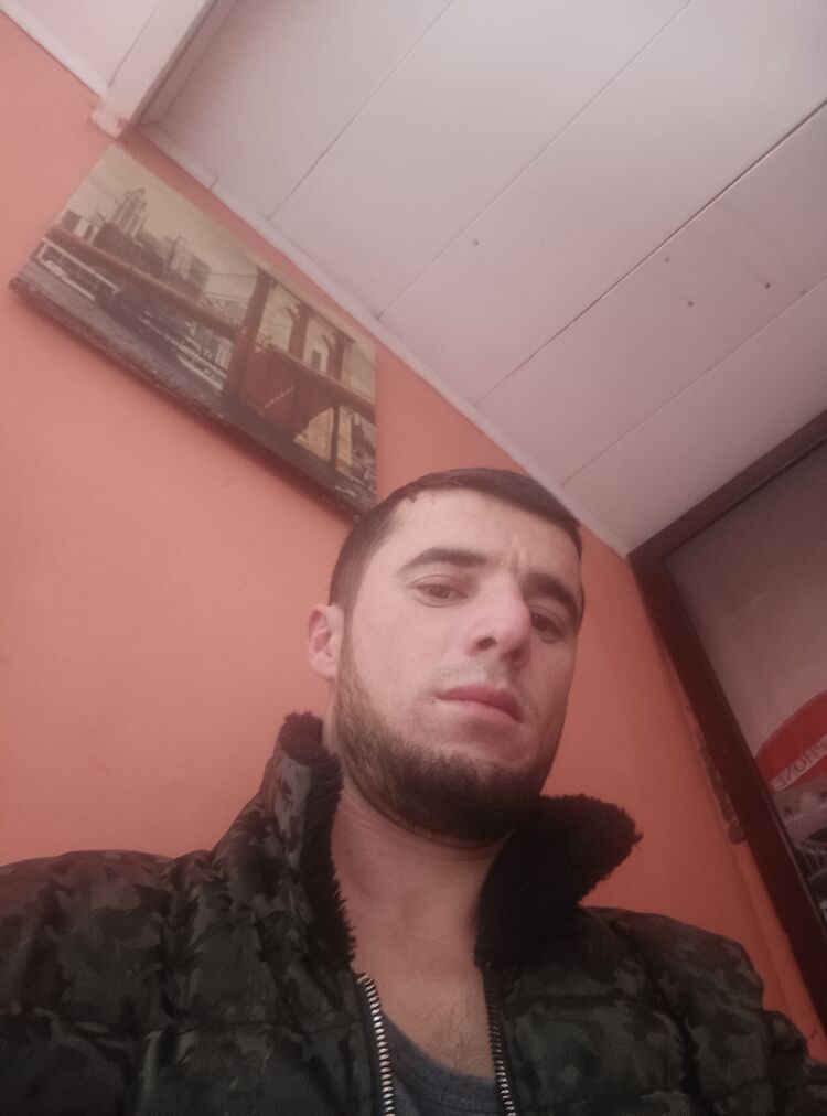  49684526  , 33 ,    