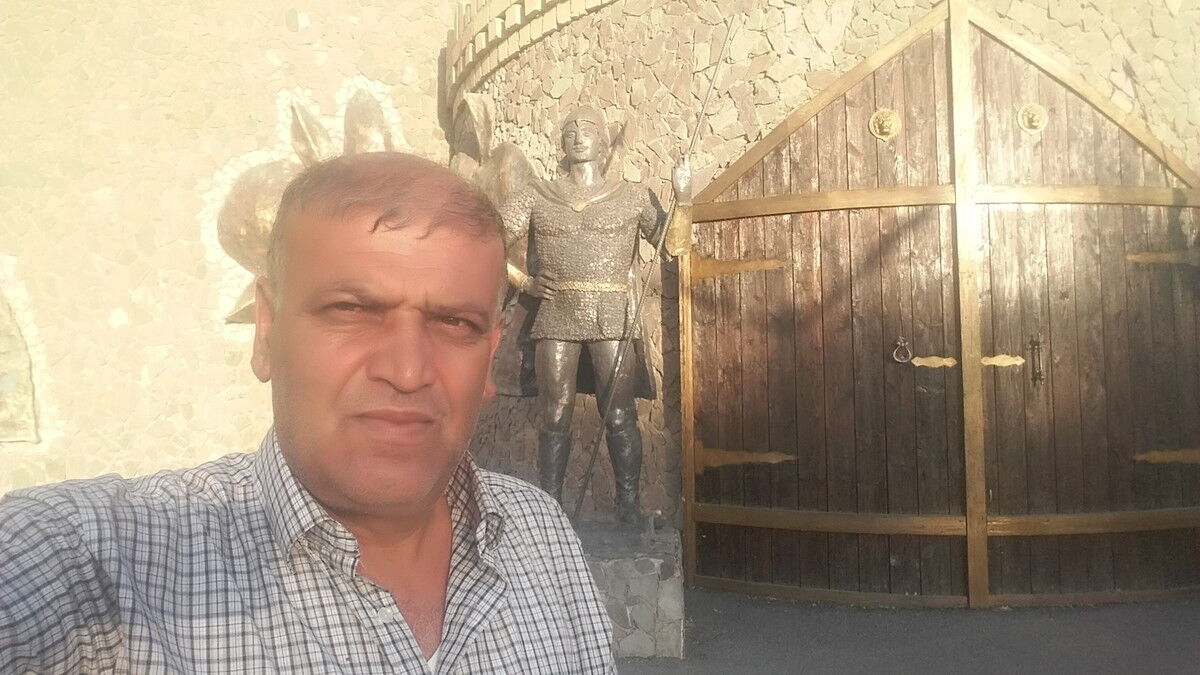  17422596  Qazenfer, 61 ,    