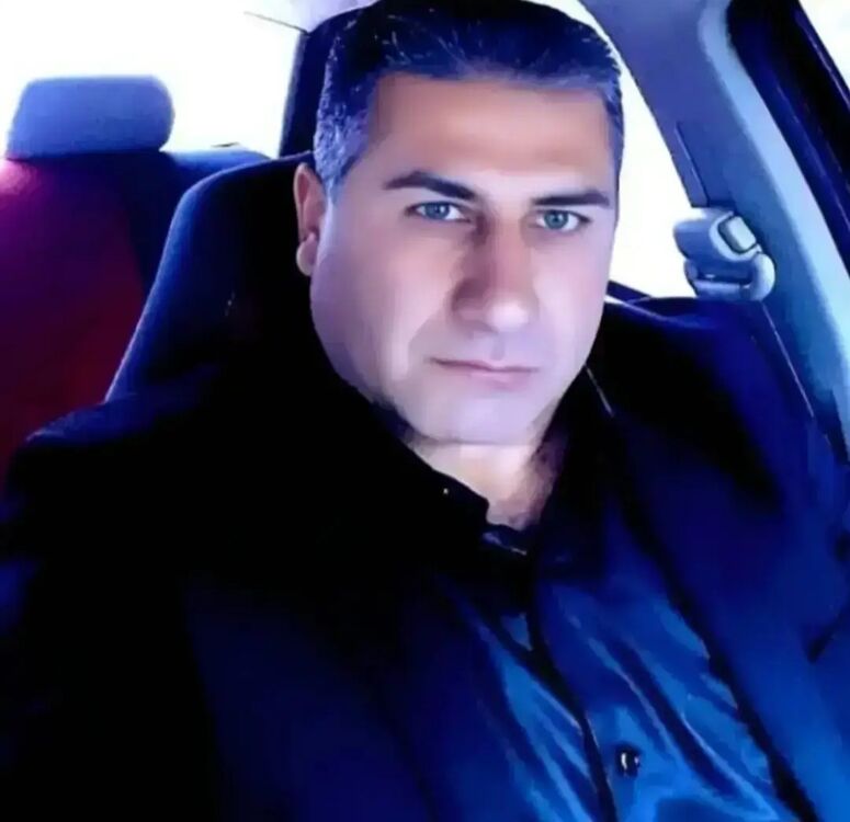  52712856  Hamid , 51 ,    