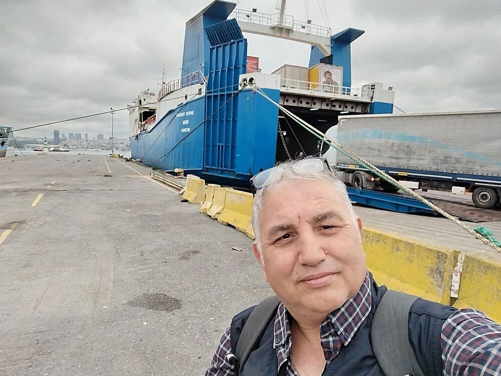  46919366  Fikret, 55 ,    