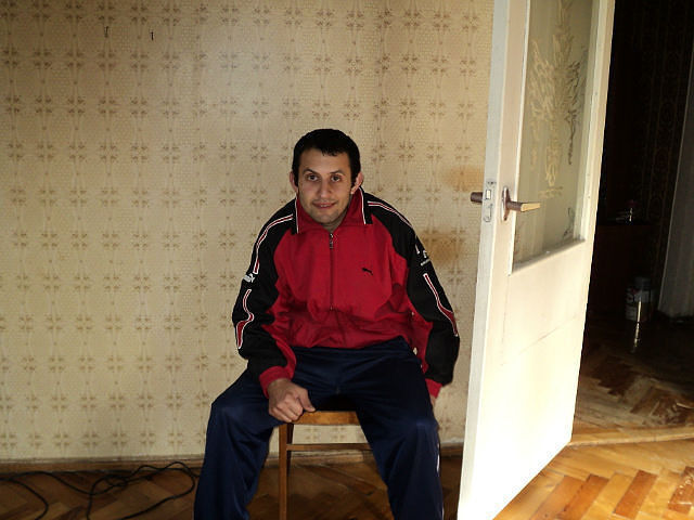 7252166  Suren, 44 ,    