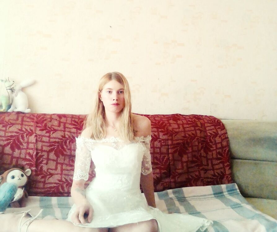  25792406  Kristina, 26 ,    