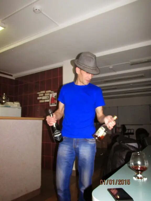  30501176  Andrey, 47 ,    