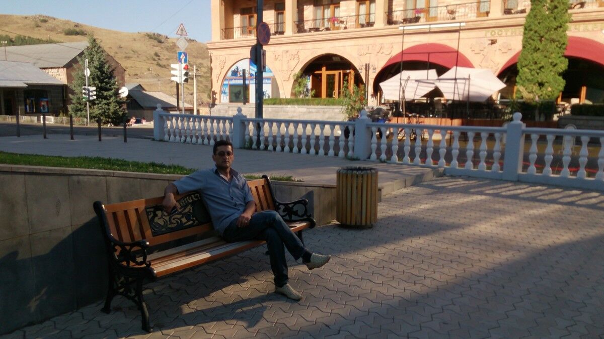  ,   Armen, 48 ,   ,   , c 