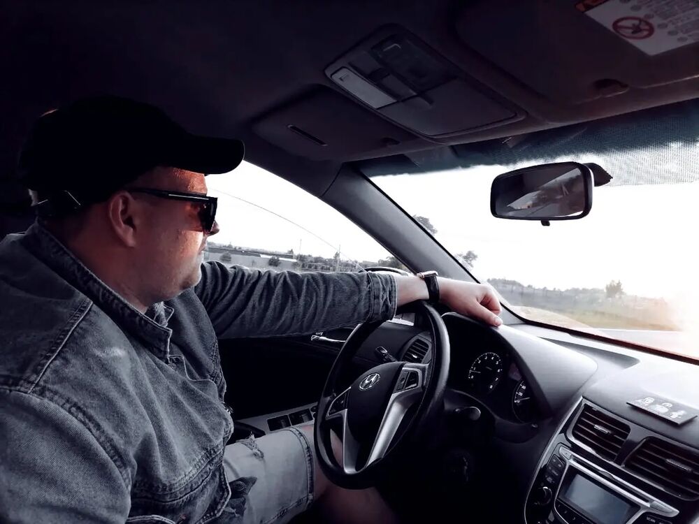  29017146  Anton, 31 ,    