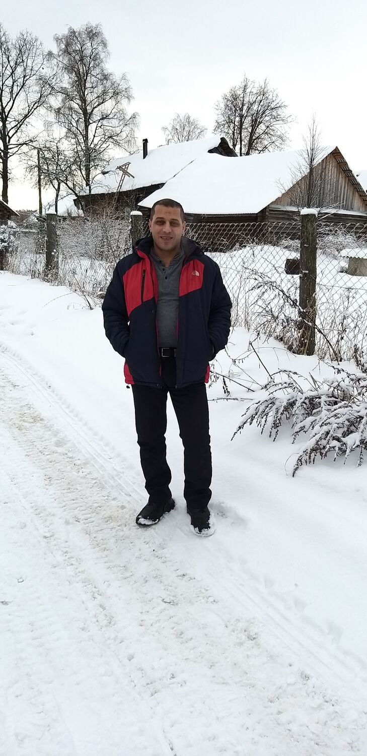  22726196  Arzuman, 47 ,    