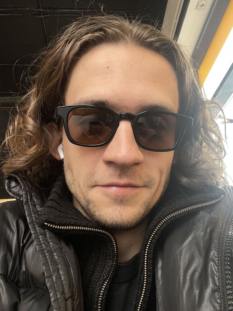  33820296  Daniil, 25 ,    