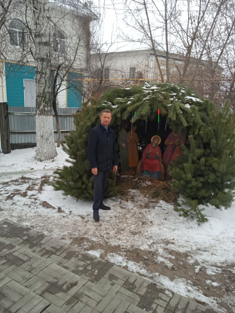  40588096  Victor, 61 ,    