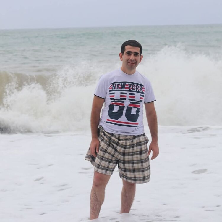  ,   Artur, 34 ,   ,   