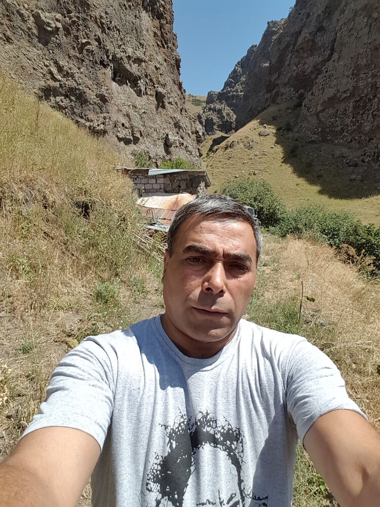  ,   Armen, 55 ,   ,   
