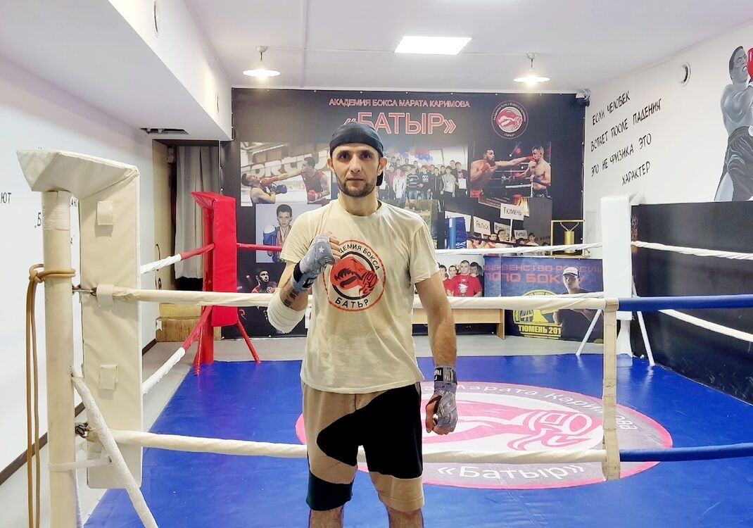  43441566  Dastan, 38 ,    