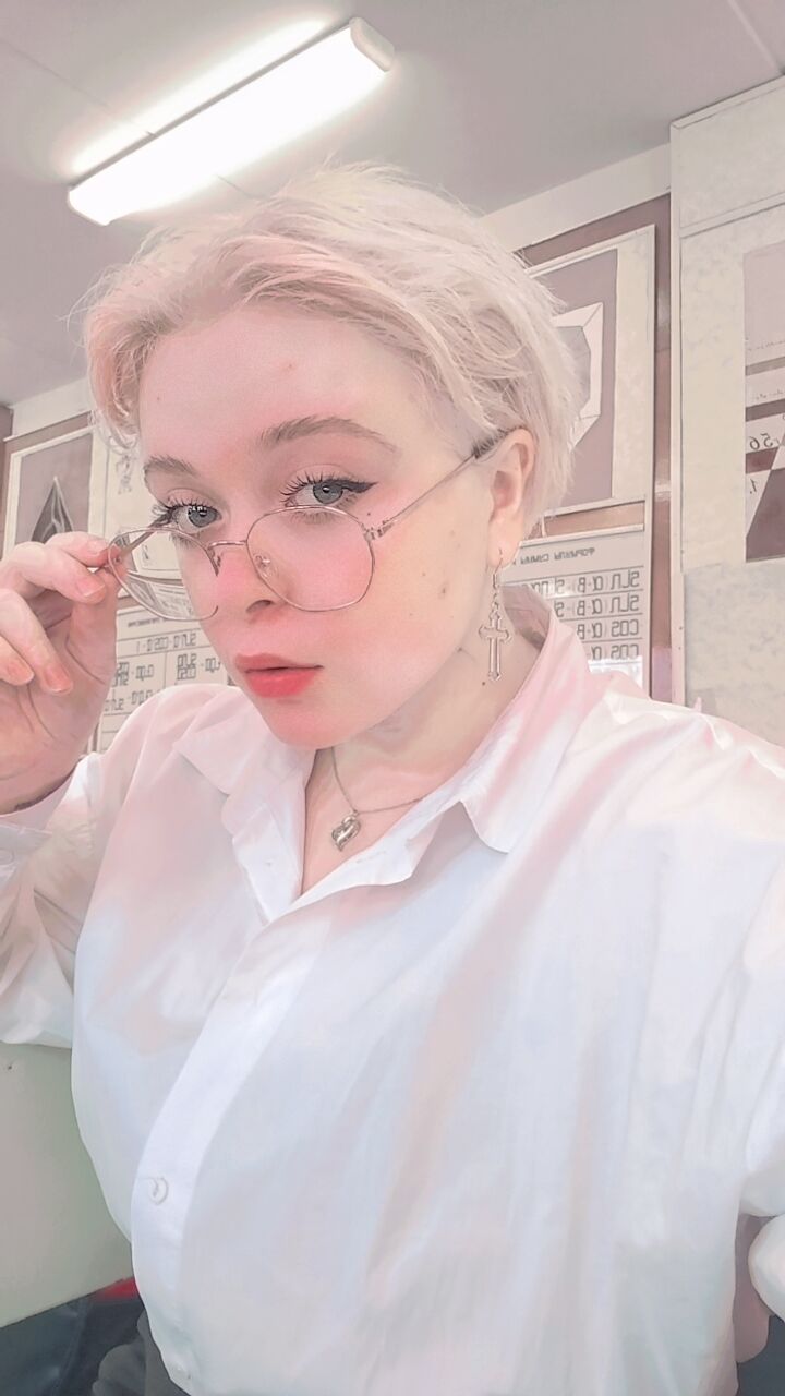  ,   Niki, 20 ,   
