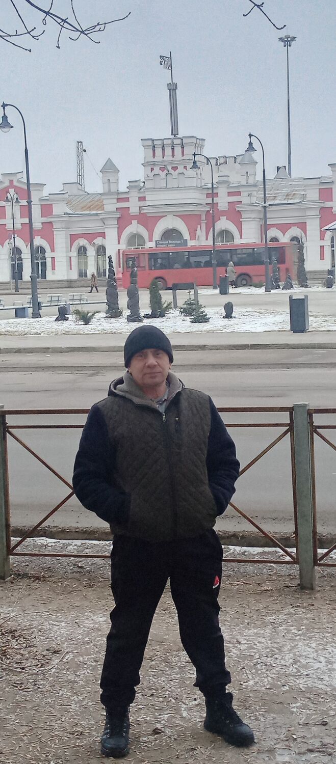  49703046  Iosif, 48 ,    