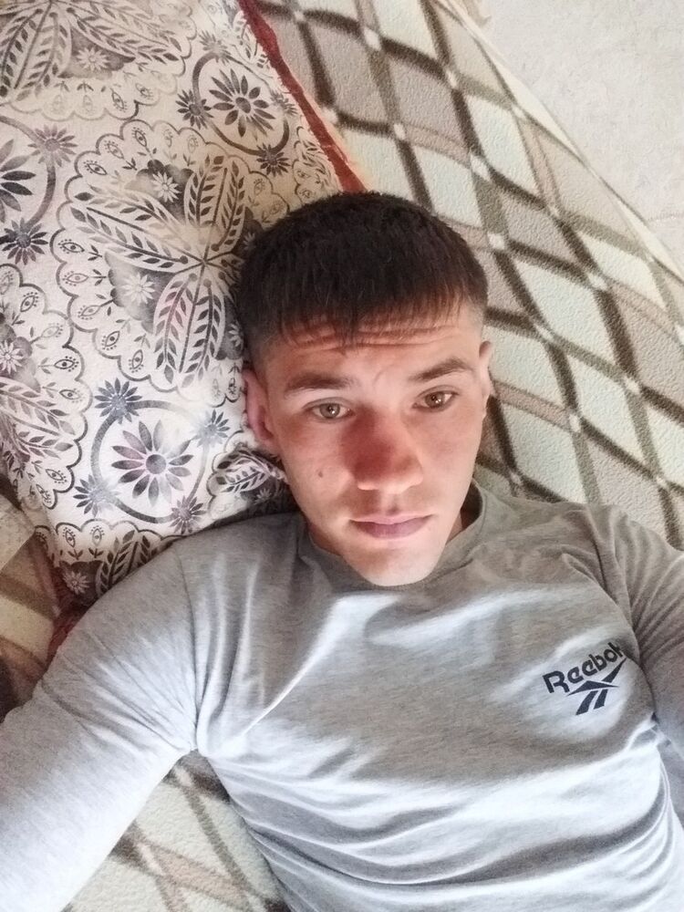  ,   Kostia, 32 ,   