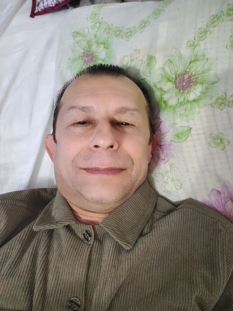 48522086  Igor, 58 ,    