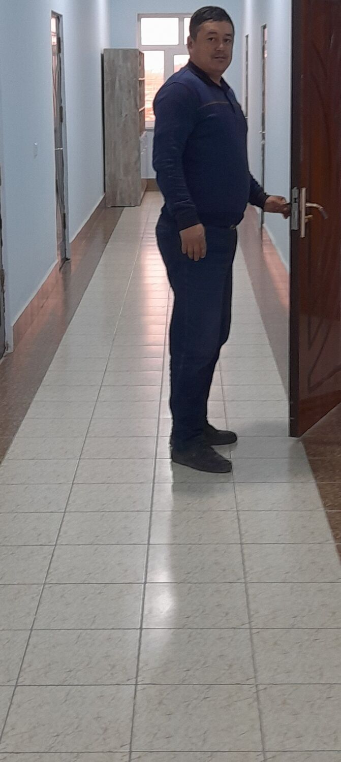  25227716  Bek, 37 ,    