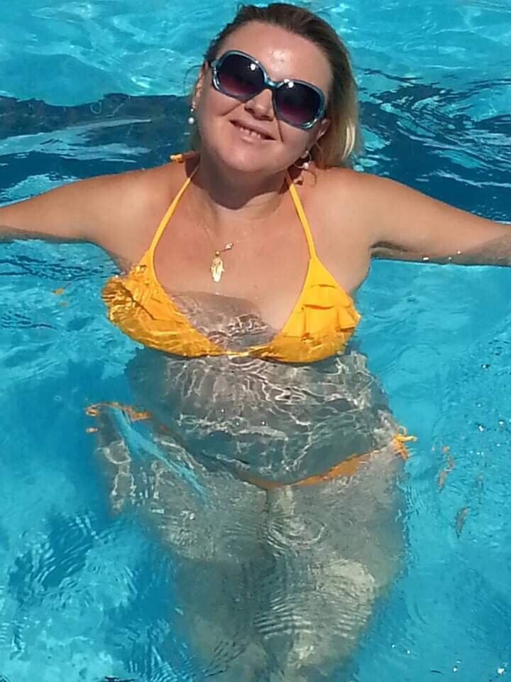  22023906  ELENA, 51 ,    