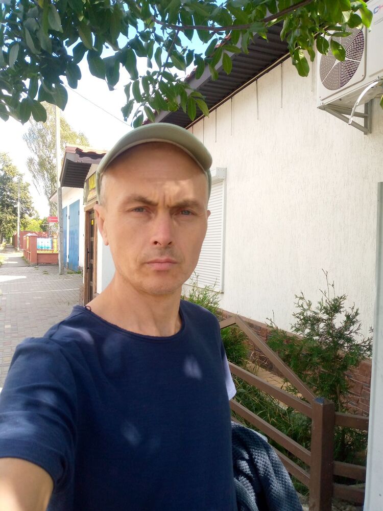  42822136  , 37 ,    