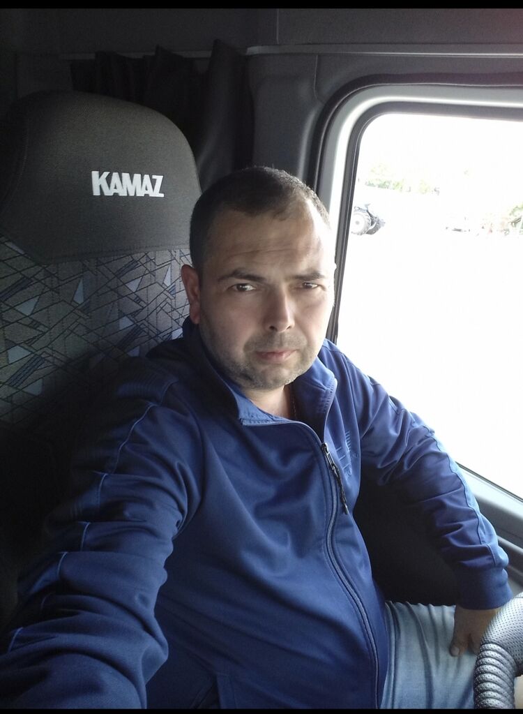  ,   Igor, 47 ,   ,   