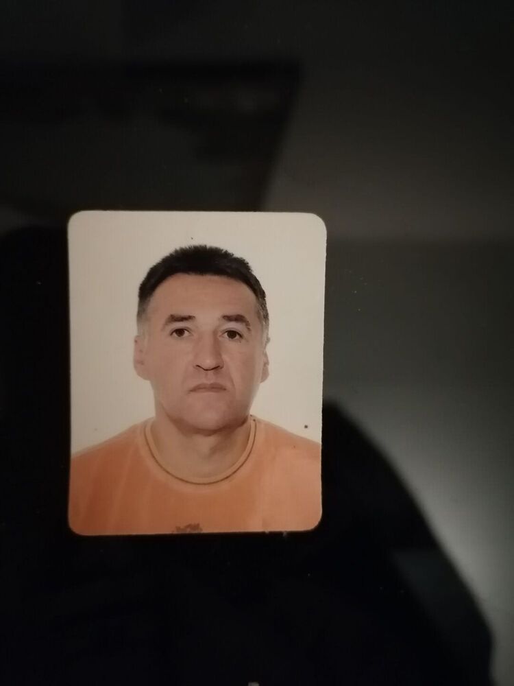  33383736  Zoran, 54 ,    