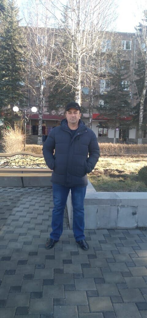  43479276  Seyran, 51 ,    