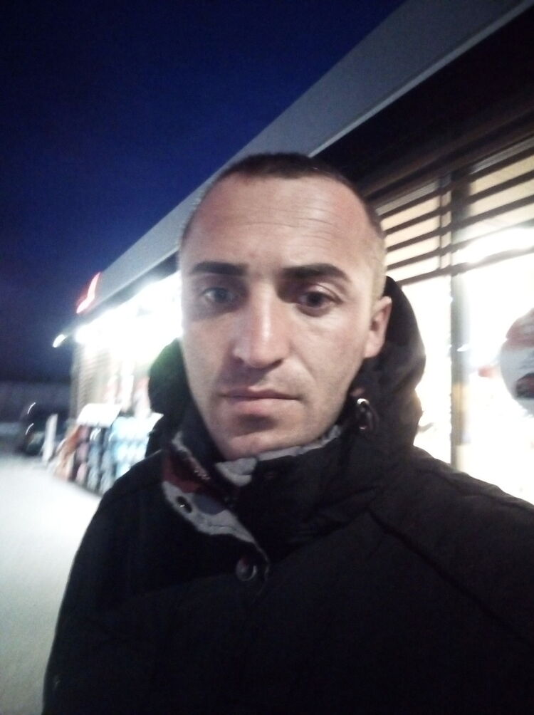  19114626  Ilia, 35 ,    