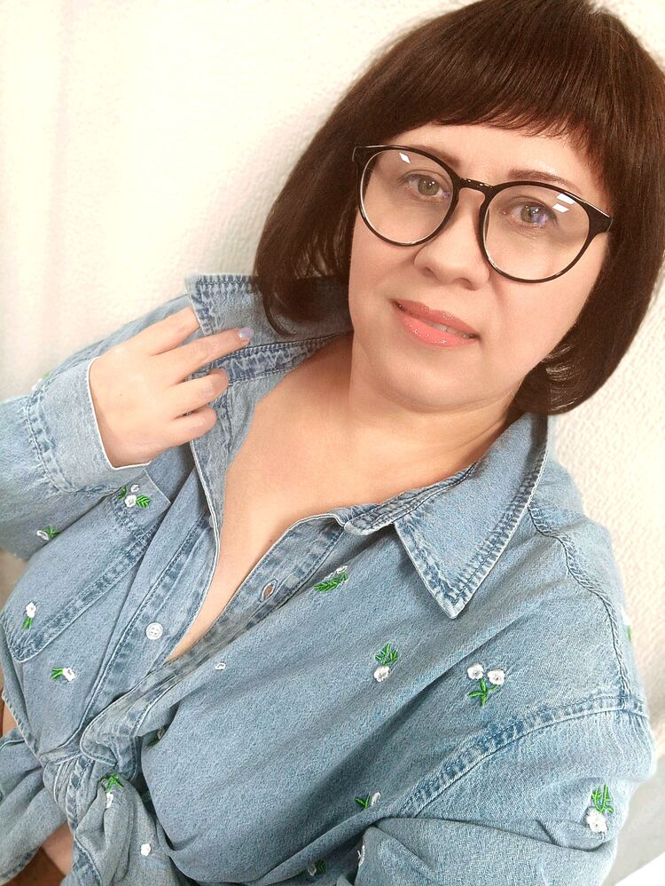  53399786  Anna, 49 ,    